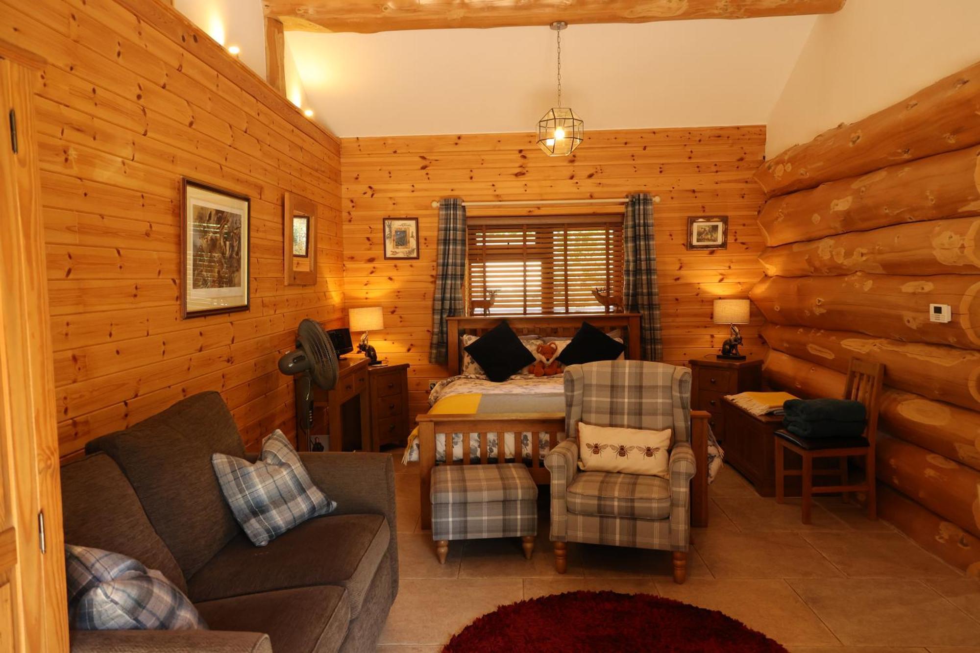 Villa Badger'S Wood At Hoo Farm à Telford Extérieur photo